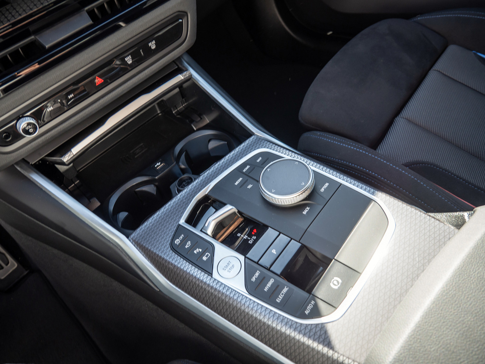 BMW 330e xDrive M-Sport – Produktfoto 14