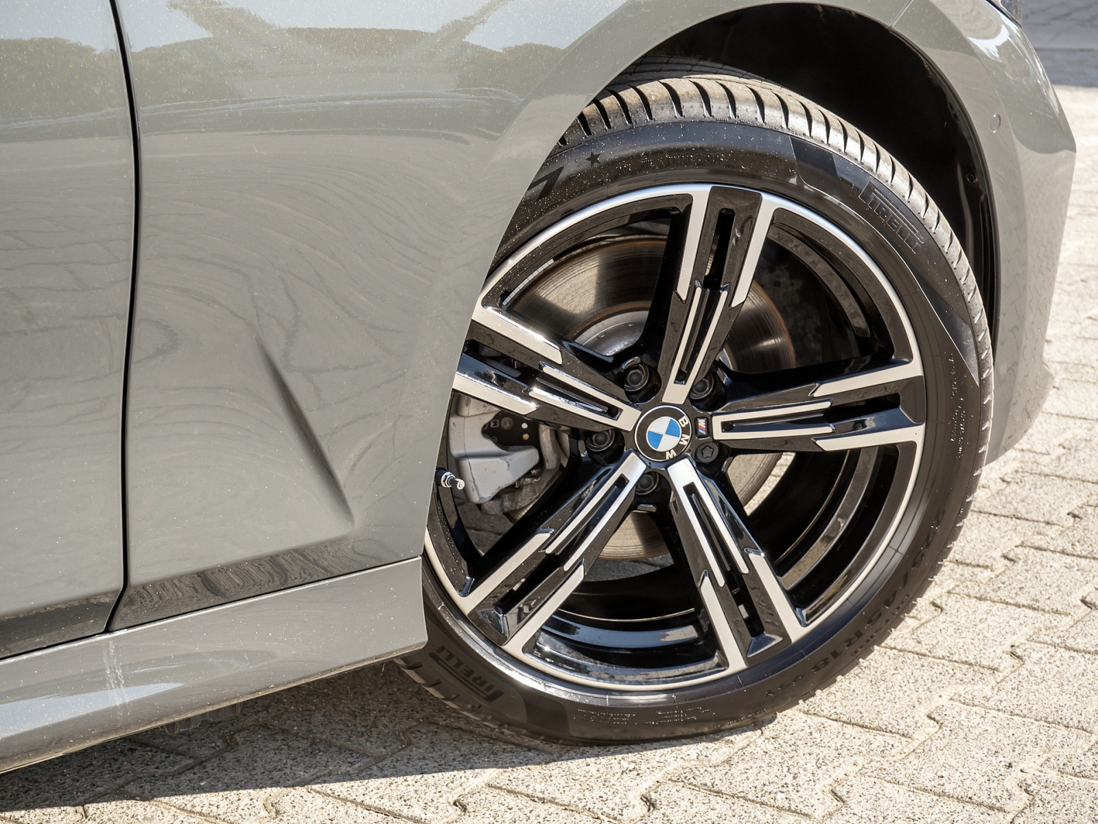 BMW 330e xDrive M-Sport – Produktfoto 5