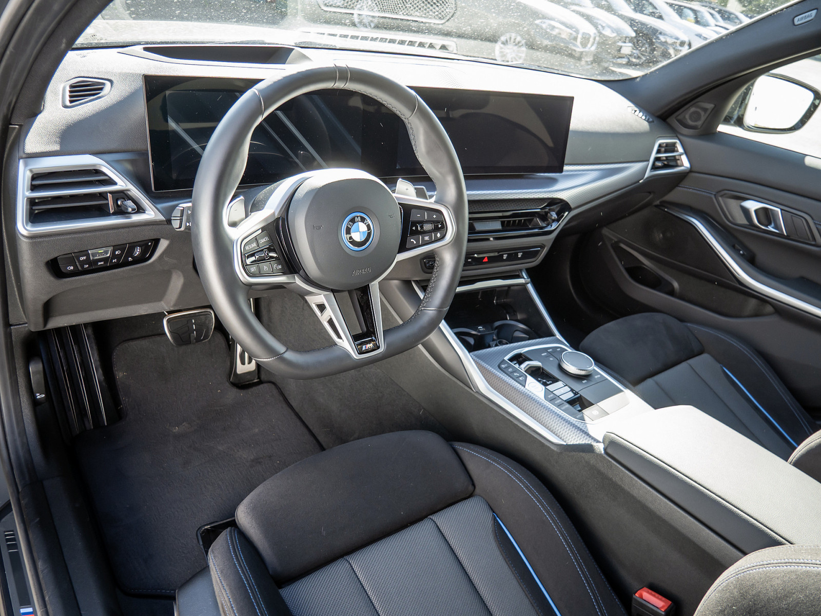 BMW 330e xDrive M-Sport – Produktfoto 8