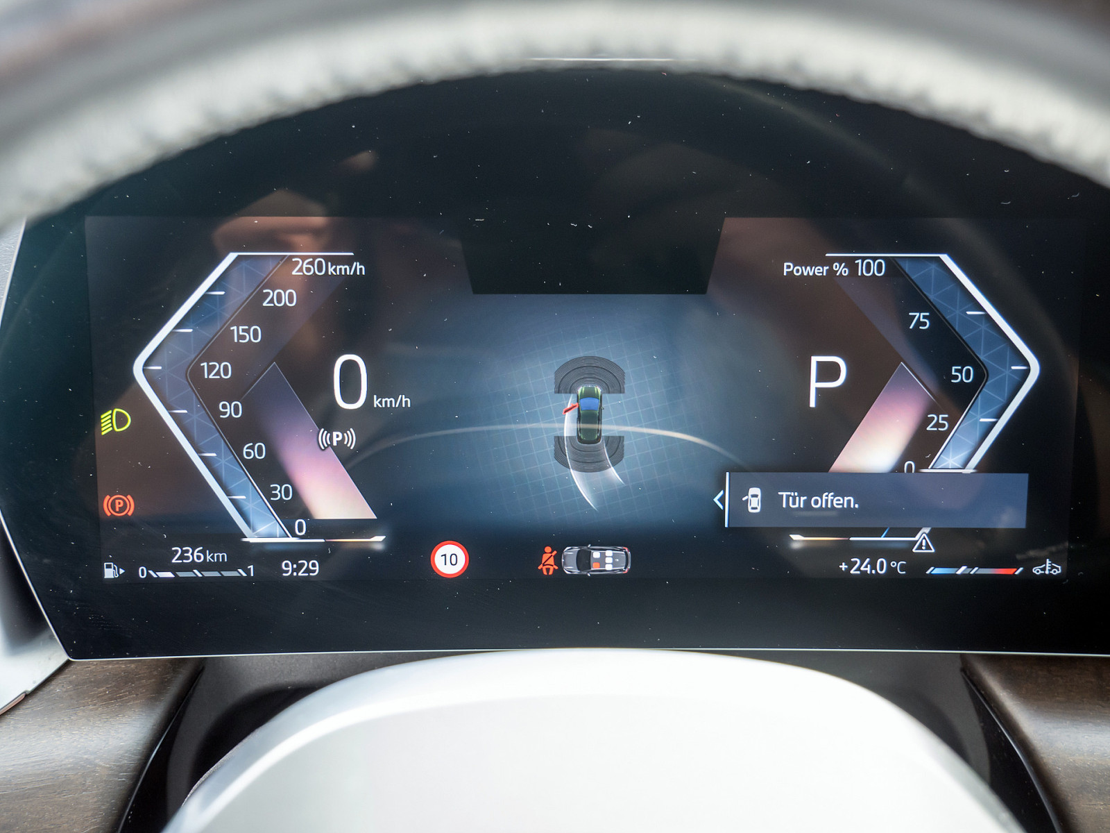 BMW 220i Active Tourer Luxury Line – Produktfoto 16