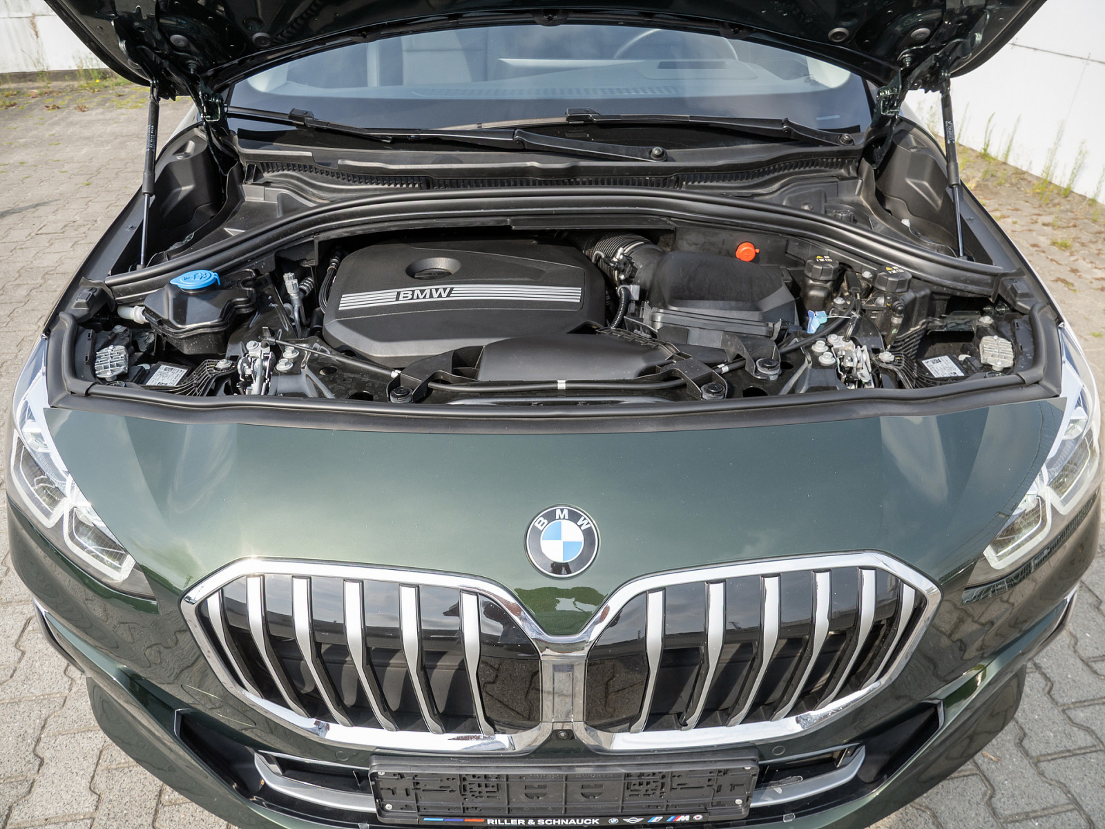 BMW 220i Active Tourer Luxury Line – Produktfoto 22