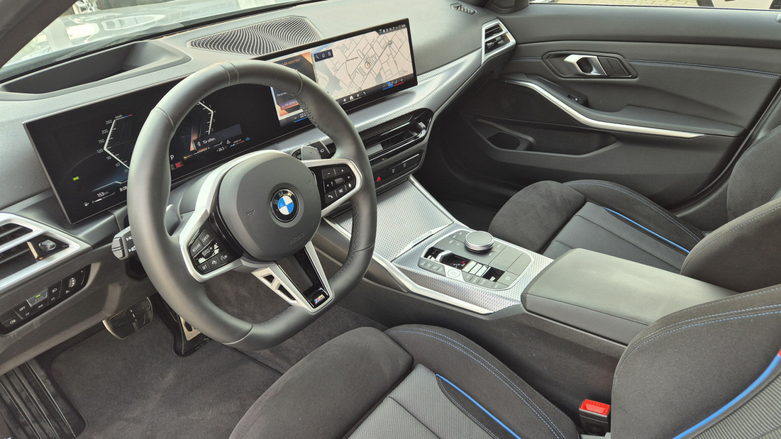 BMW 320i Touring M-Sport – Produktfoto 6