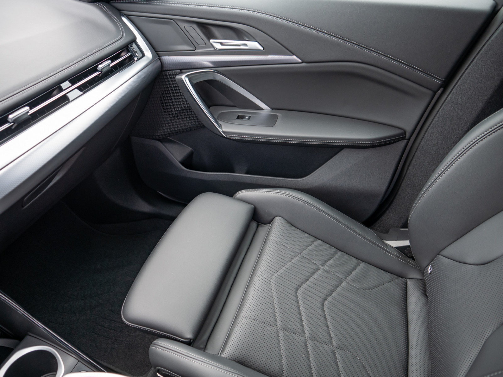 BMW X1 sDrive 18i M-Sport Pro – Produktfoto 14