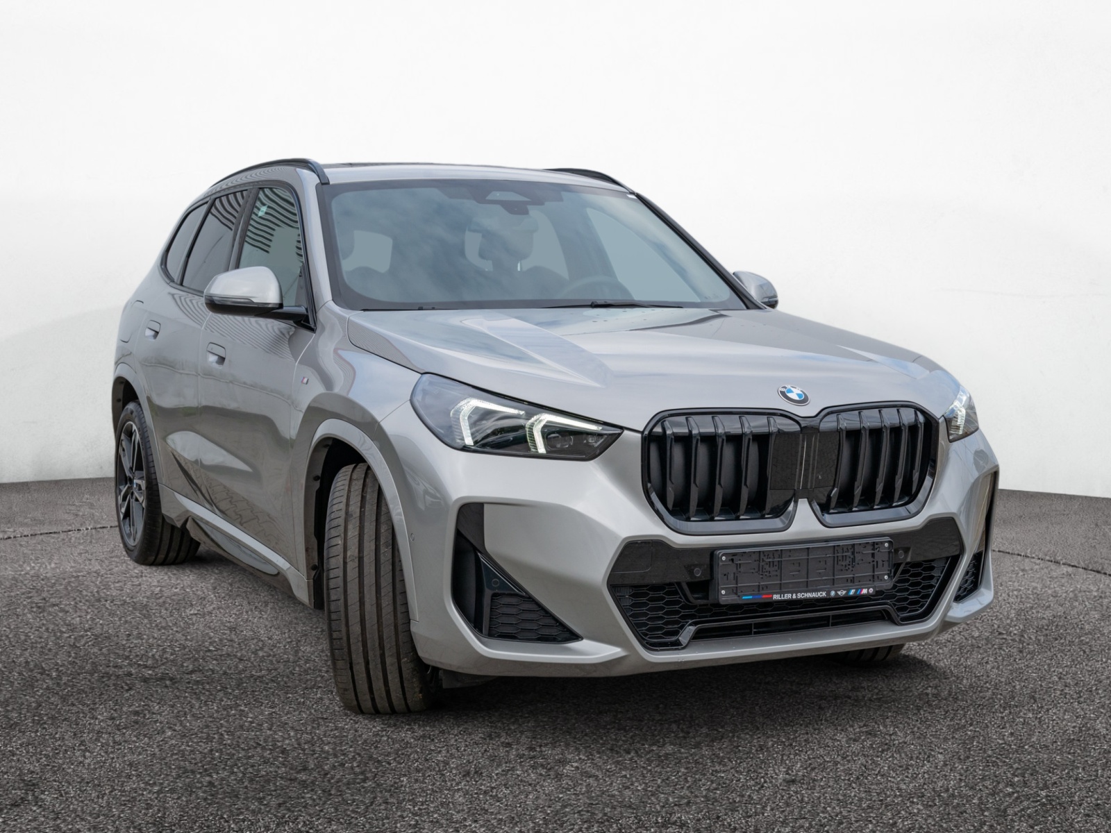 BMW X1 sDrive 18i M-Sport Pro – Produktfoto 2