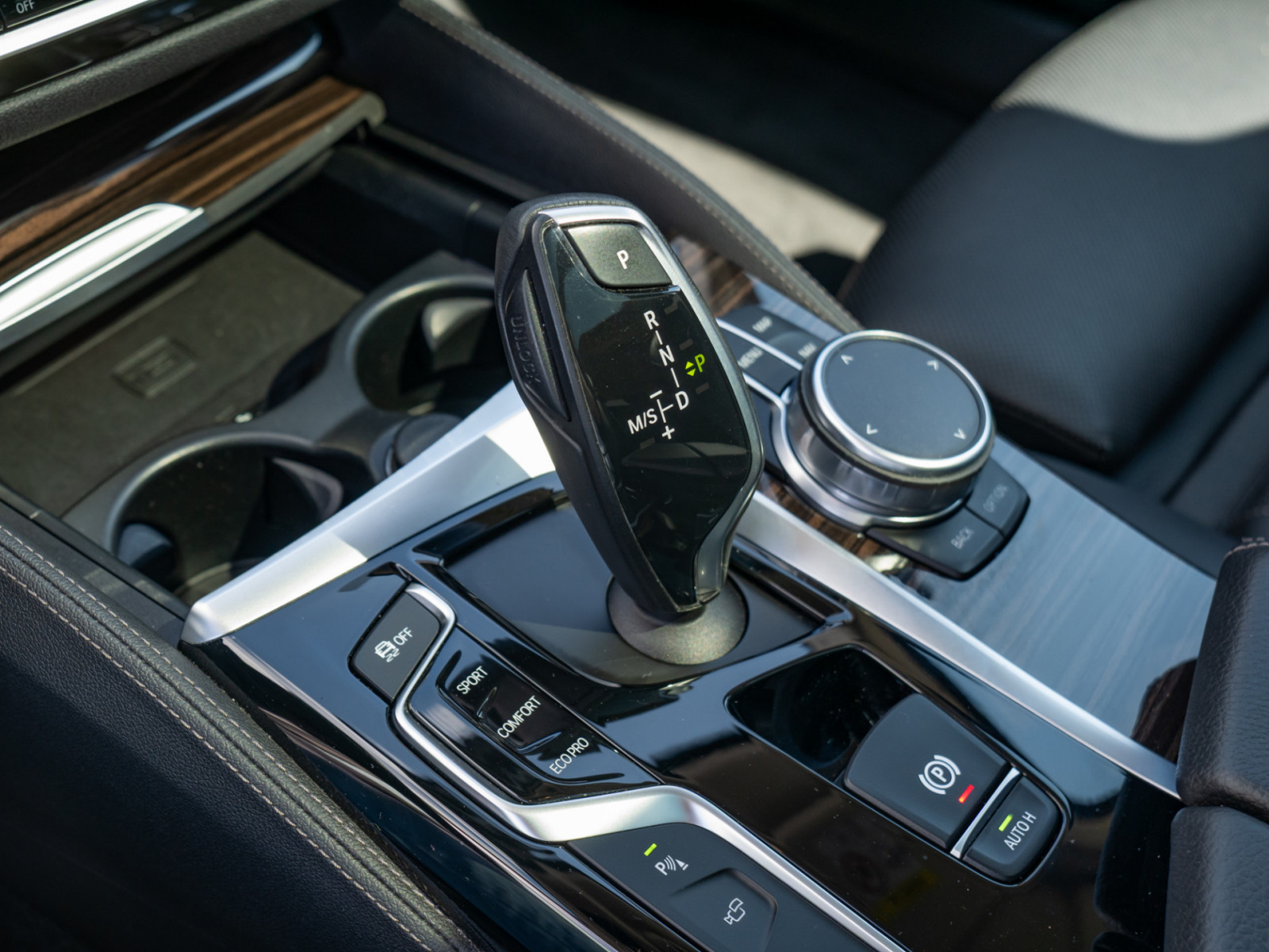 BMW 540i Touring xDrive Luxury Line – Produktfoto 15