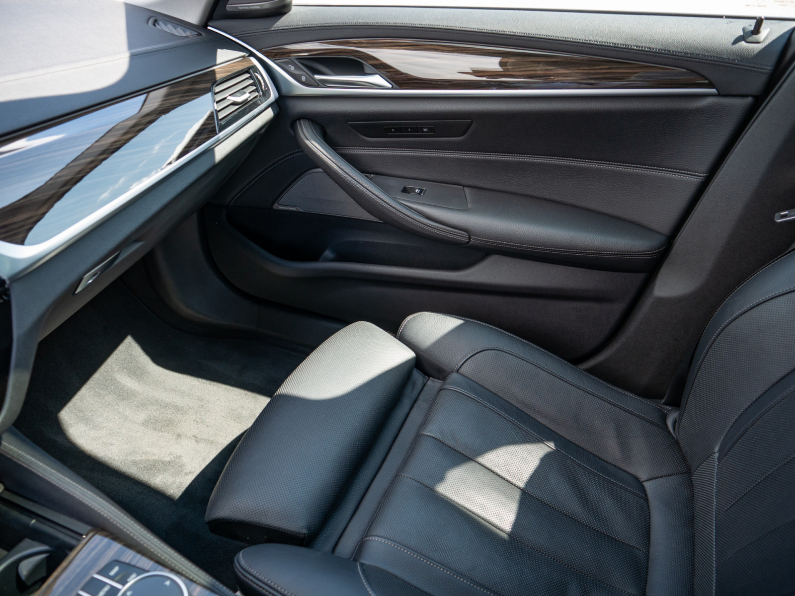BMW 540i Touring xDrive Luxury Line – Produktfoto 16