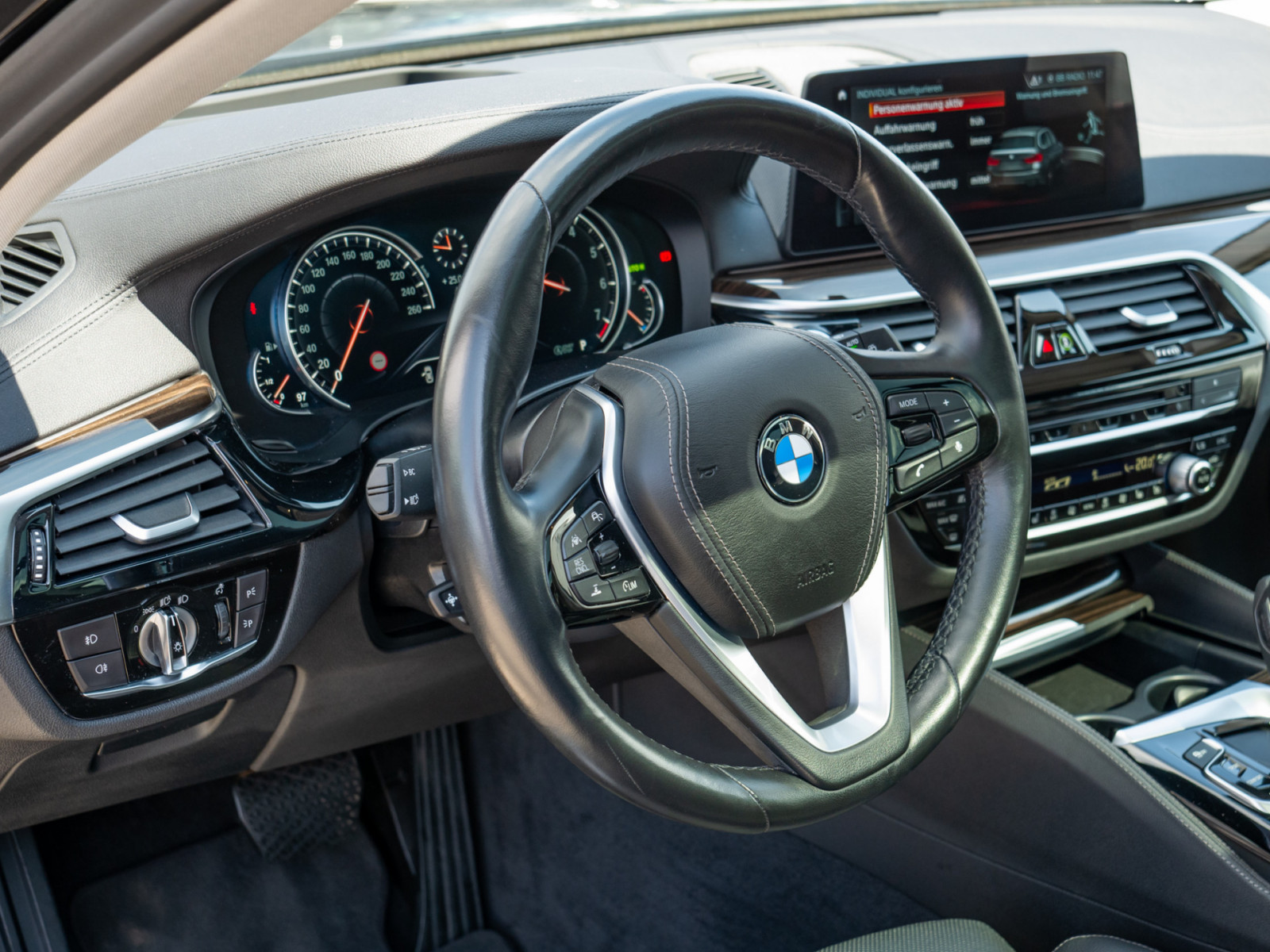 BMW 540i Touring xDrive Luxury Line – Produktfoto 19