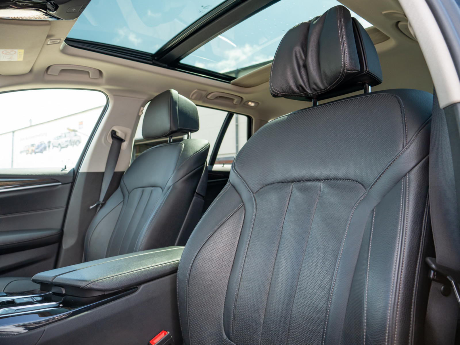 BMW 540i Touring xDrive Luxury Line – Produktfoto 21