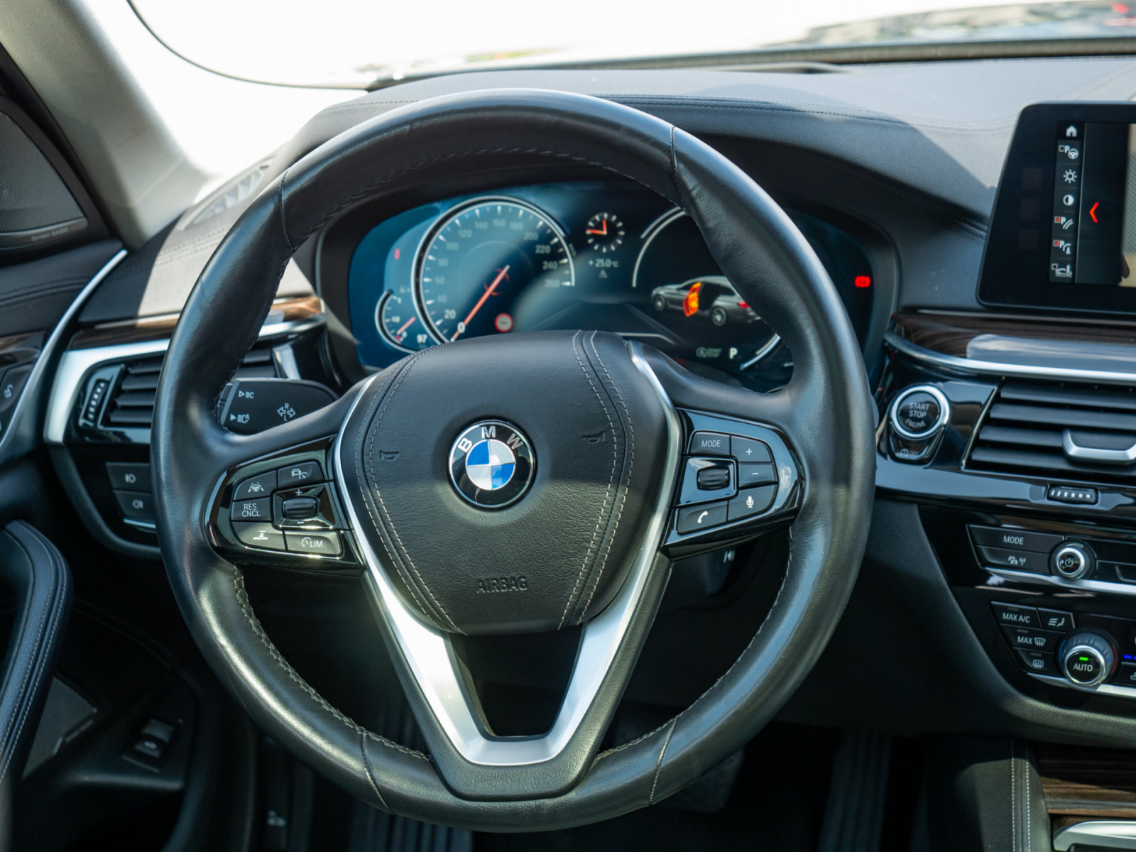 BMW 540i Touring xDrive Luxury Line – Produktfoto 9