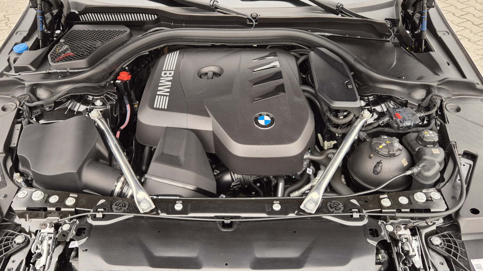 BMW 520i Touring M Sport Pro – Produktfoto 18