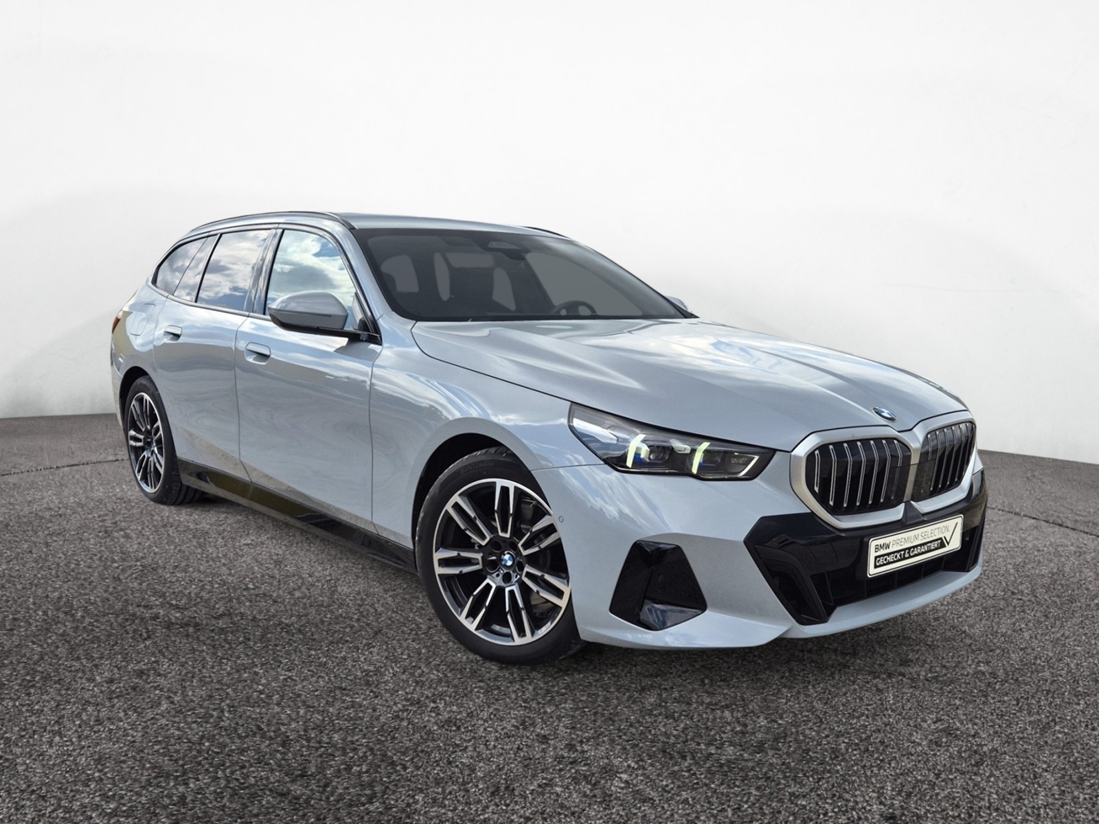 BMW 520i Touring M-Sport – Produktfoto 2