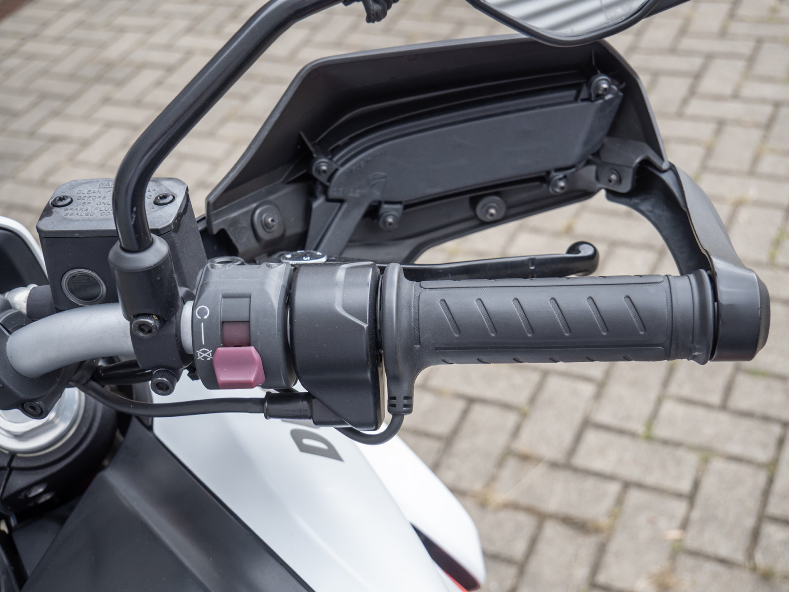 Ducati Hypermotard 939 – Produktfoto 11
