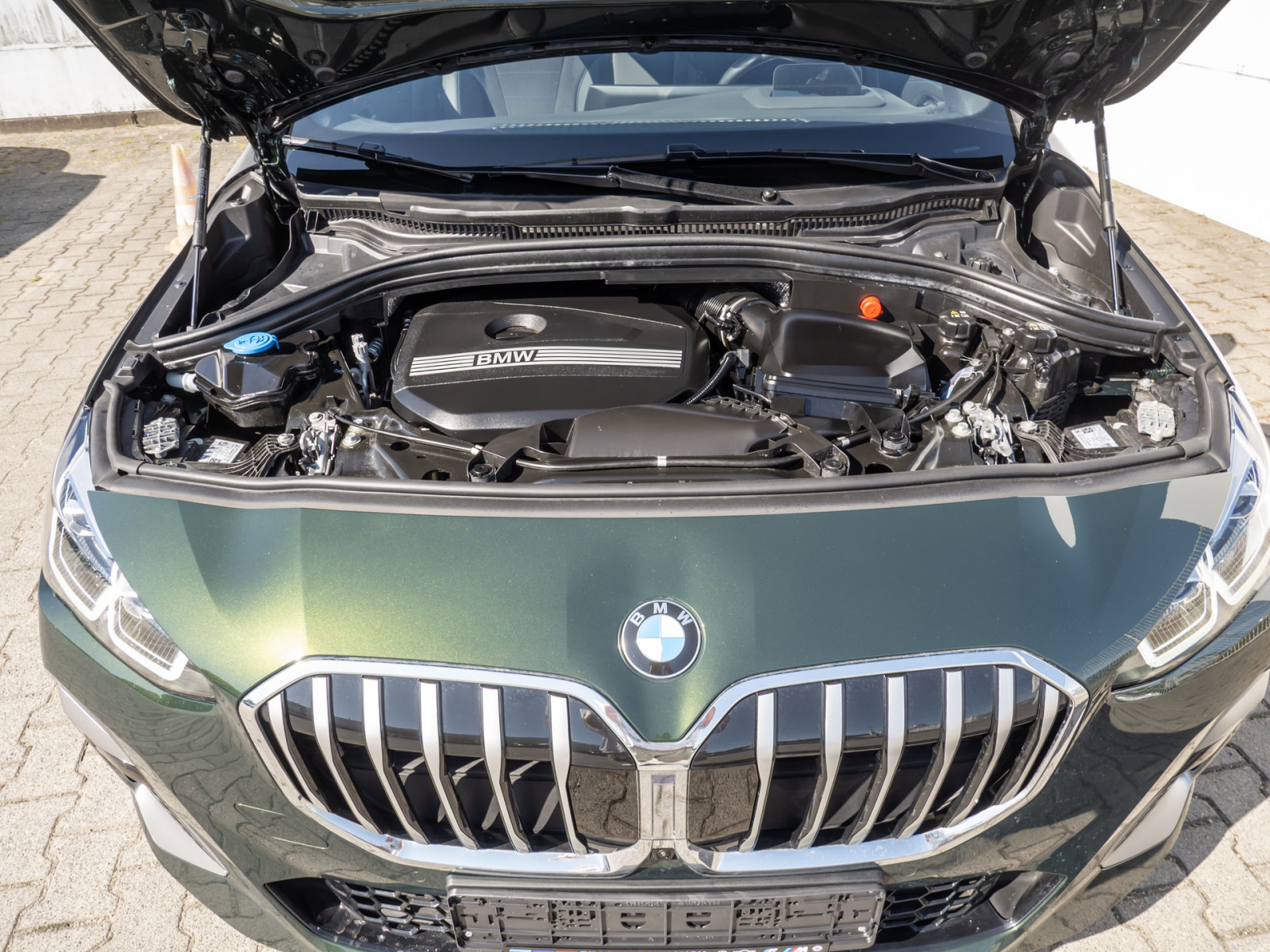 BMW 220i Active Tourer M-Sport – Produktfoto 24