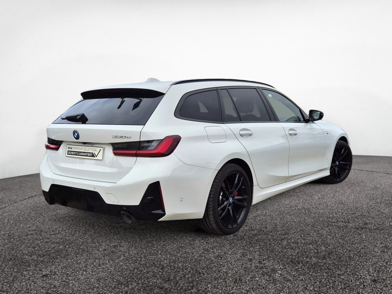 BMW 330e Touring M Sport Pro – Produktfoto 2