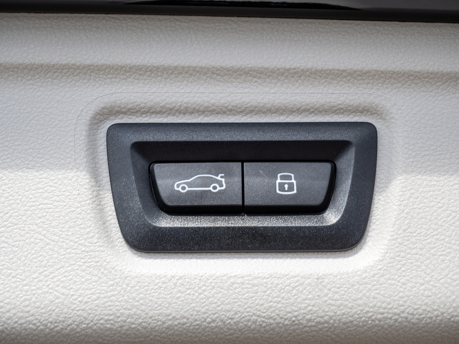 BMW 320d Touring xDrive – Produktfoto 23