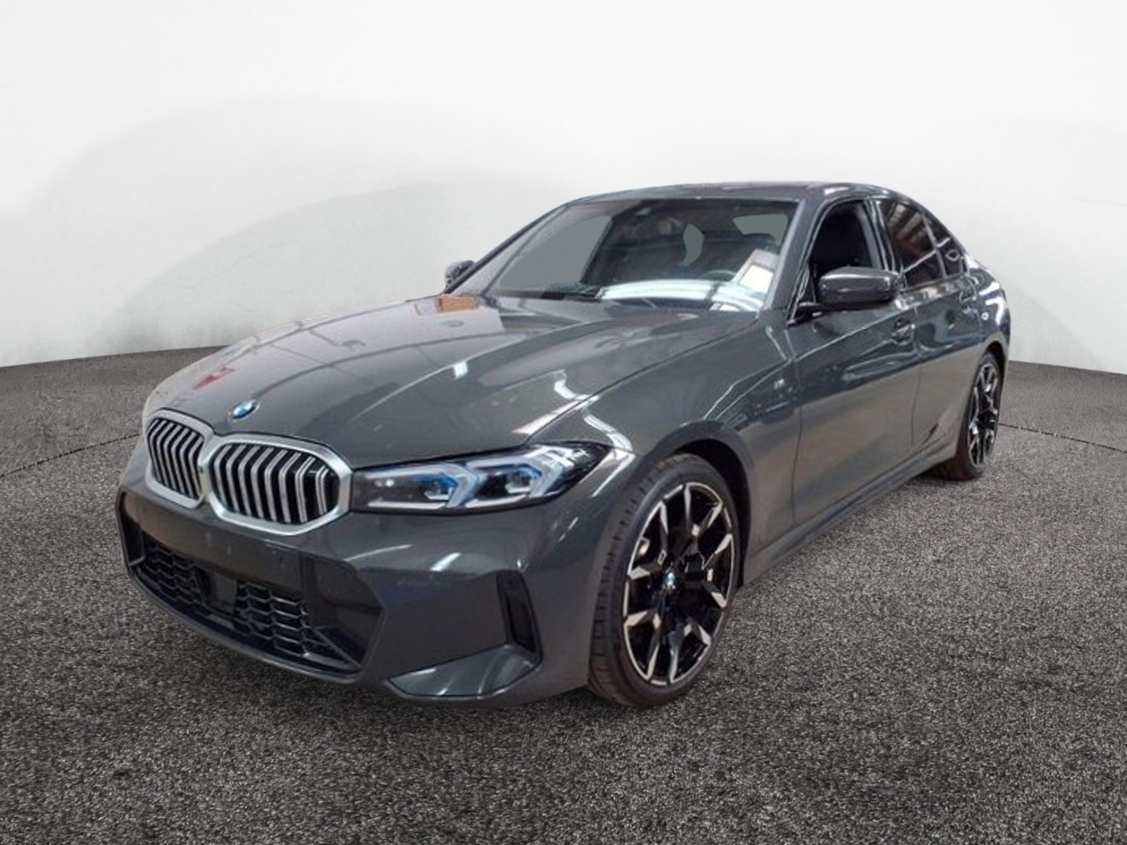 BMW 330i xDrive M-Sport – Produktfoto 1