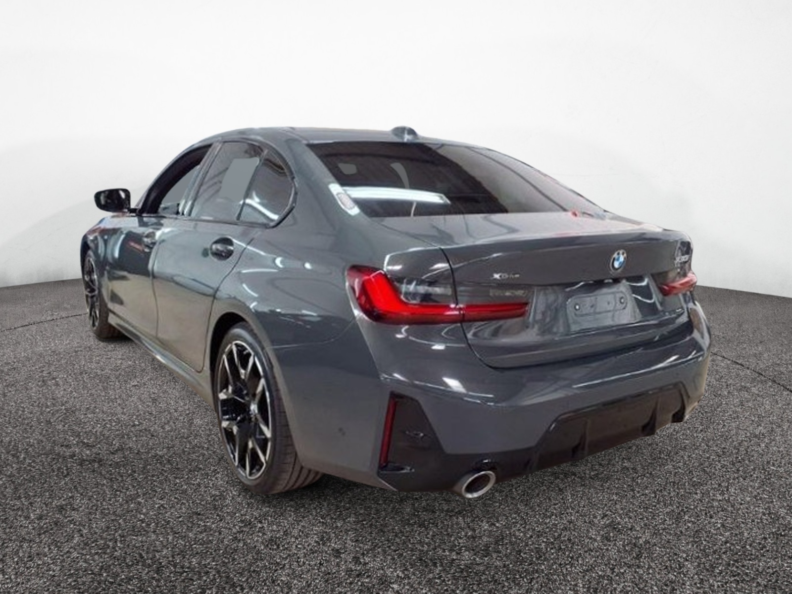 BMW 330i xDrive M-Sport – Produktfoto 3