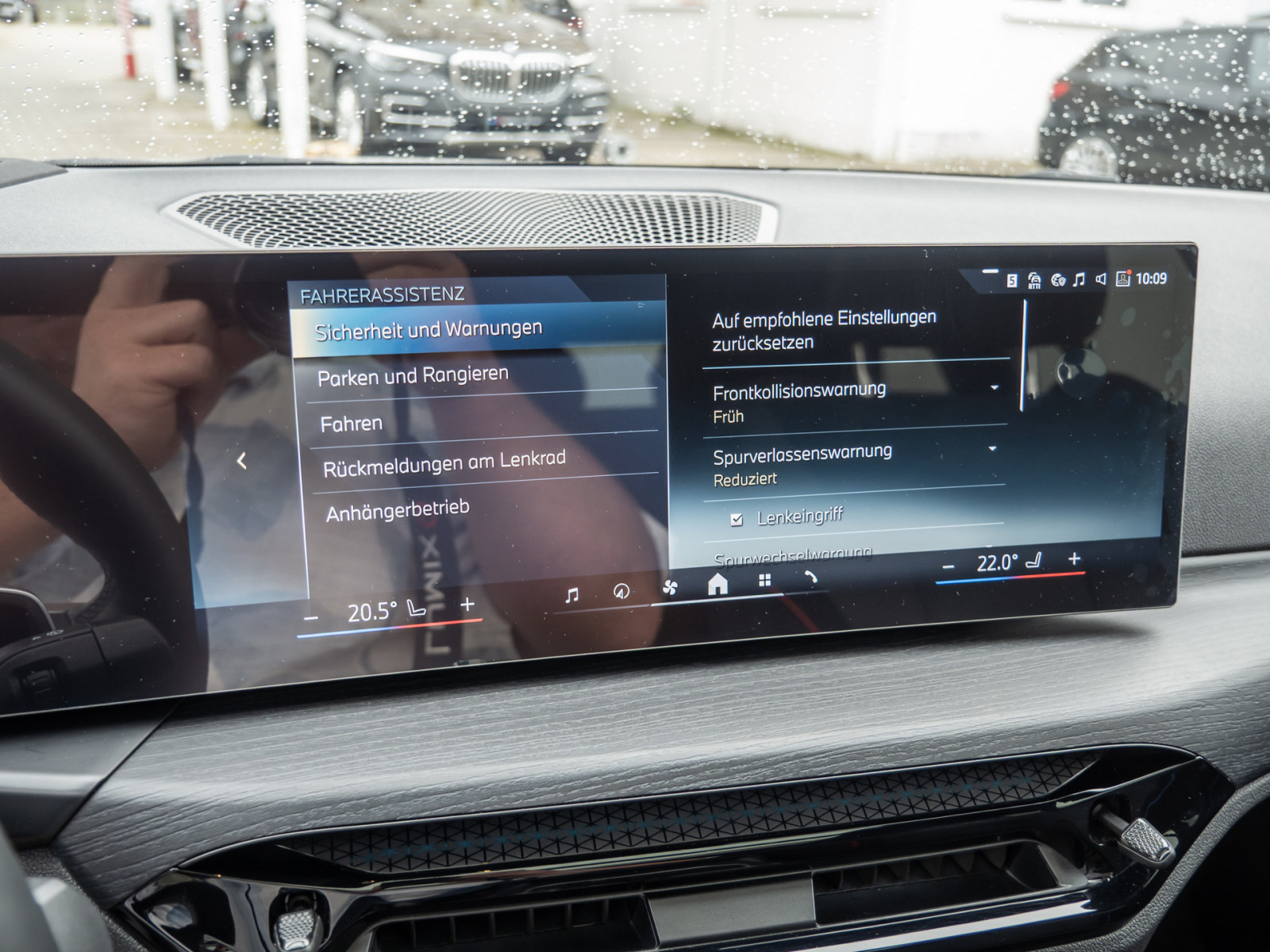 BMW 330e Touring M-Sport Pro – Produktfoto 11