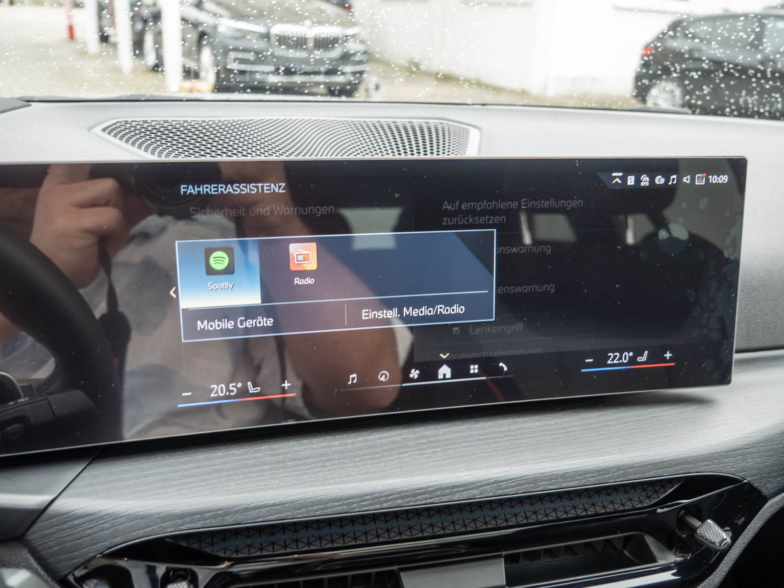 BMW 330e Touring M-Sport Pro – Produktfoto 12