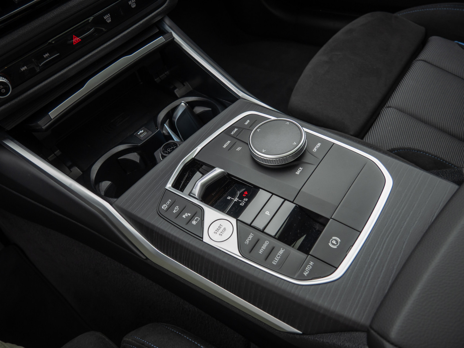 BMW 330e Touring M-Sport Pro – Produktfoto 14
