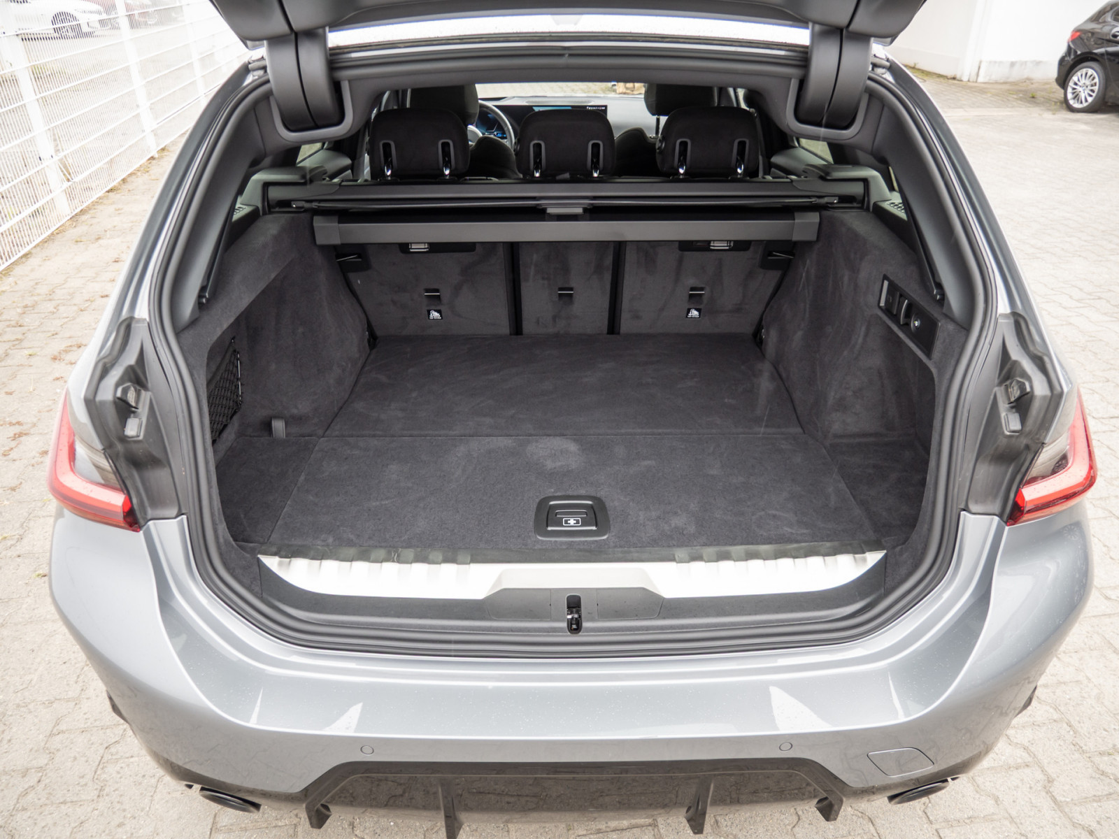 BMW 330e Touring M-Sport Pro – Produktfoto 22