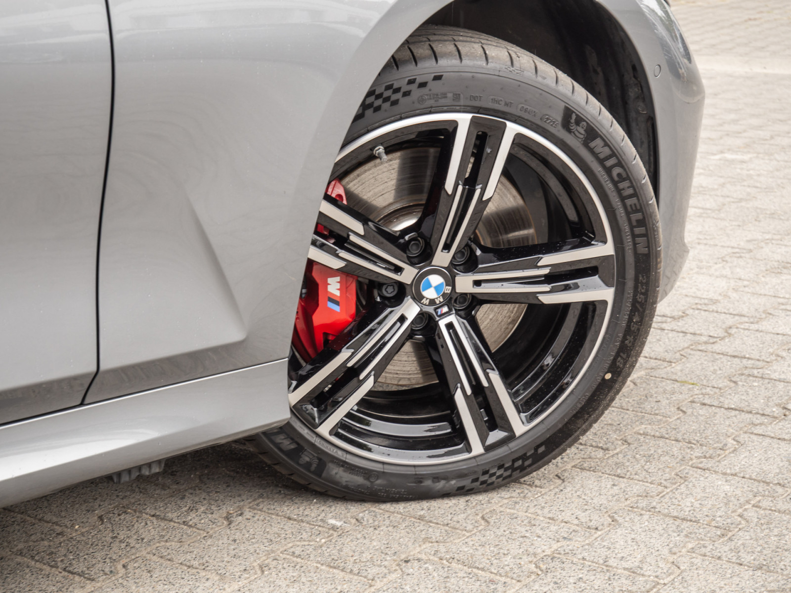 BMW 330e Touring M-Sport Pro – Produktfoto 5