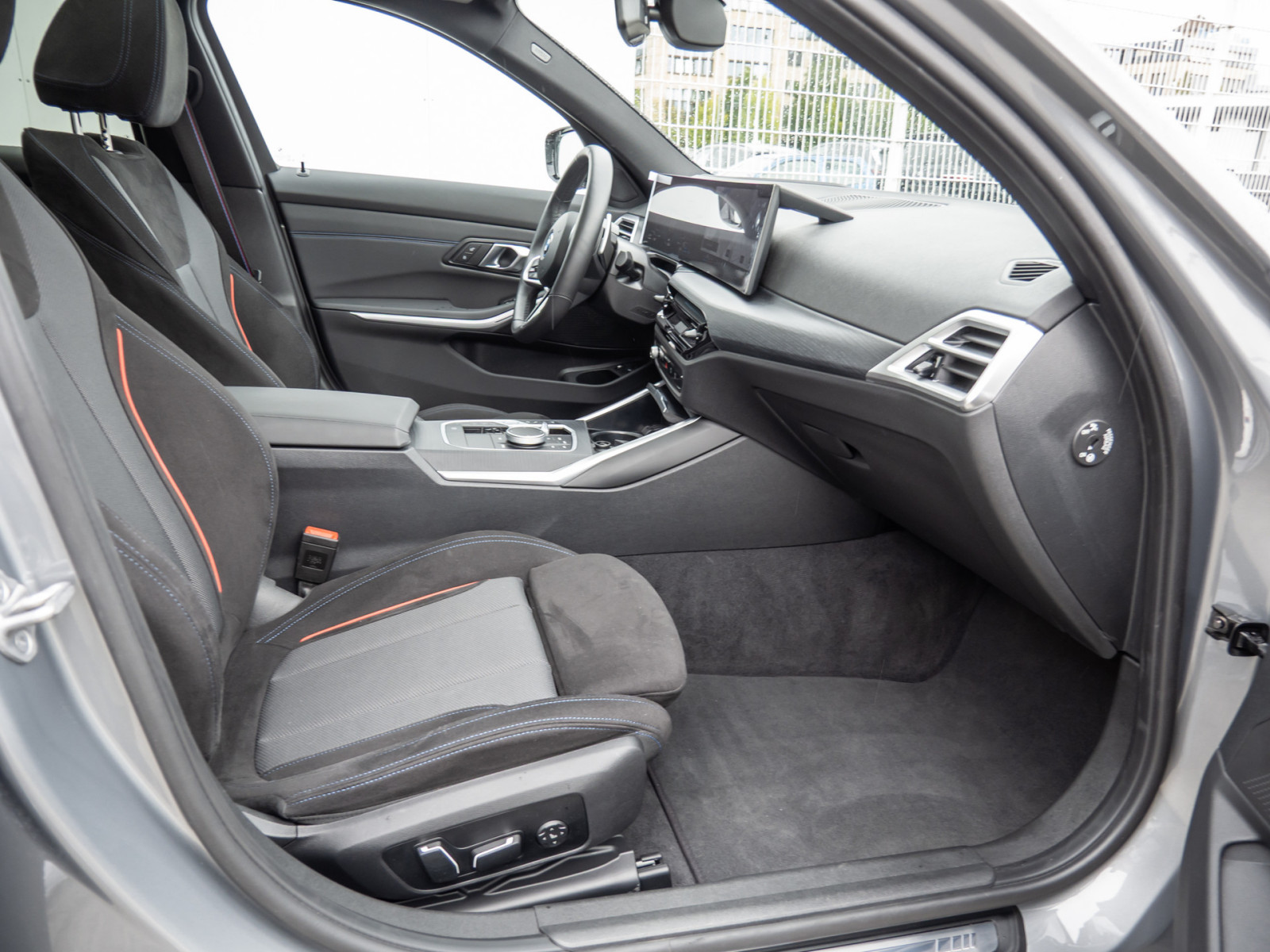 BMW 330e Touring M-Sport Pro – Produktfoto 6