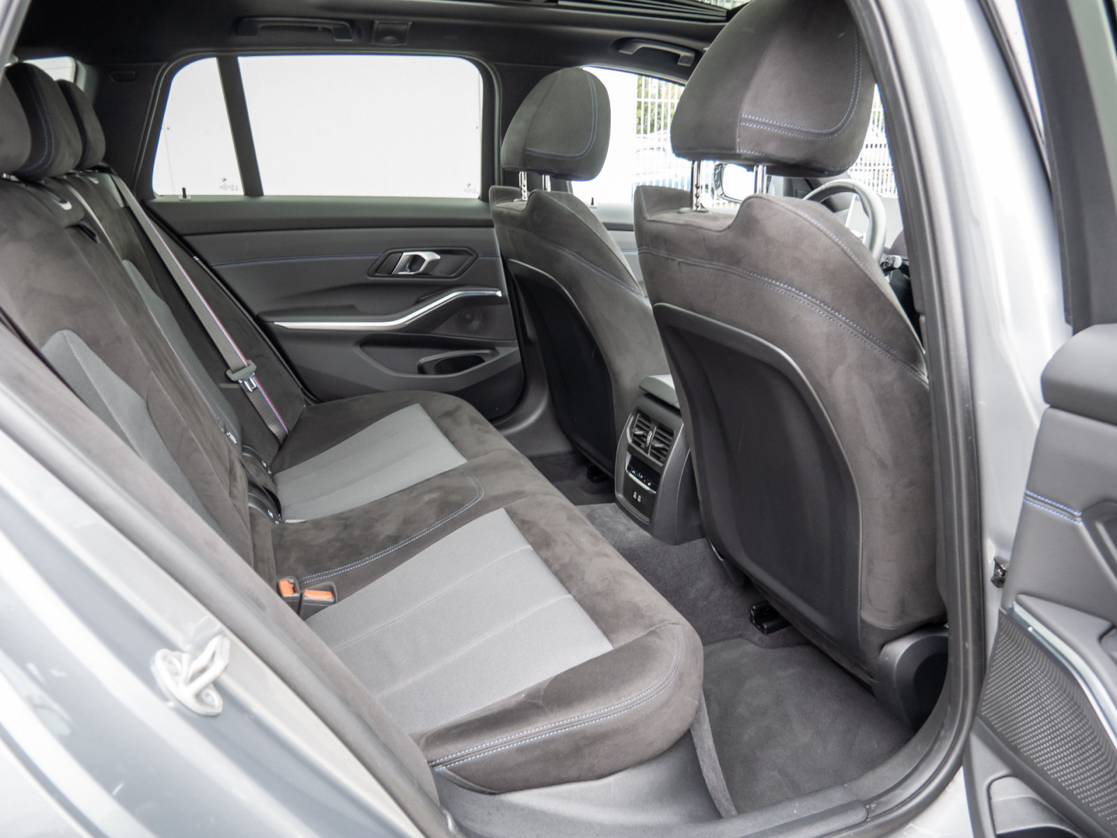 BMW 330e Touring M-Sport Pro – Produktfoto 7