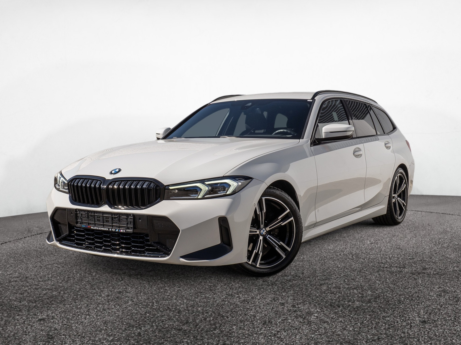 BMW 318i Touring M-Sport – Produktfoto 1