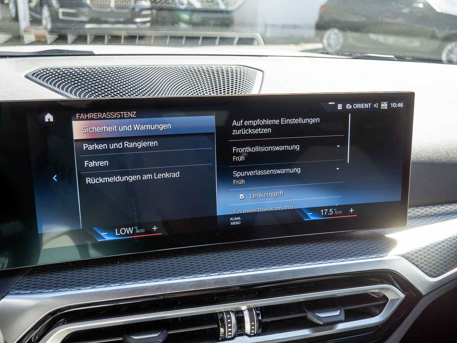 BMW 318i Touring M-Sport – Produktfoto 11