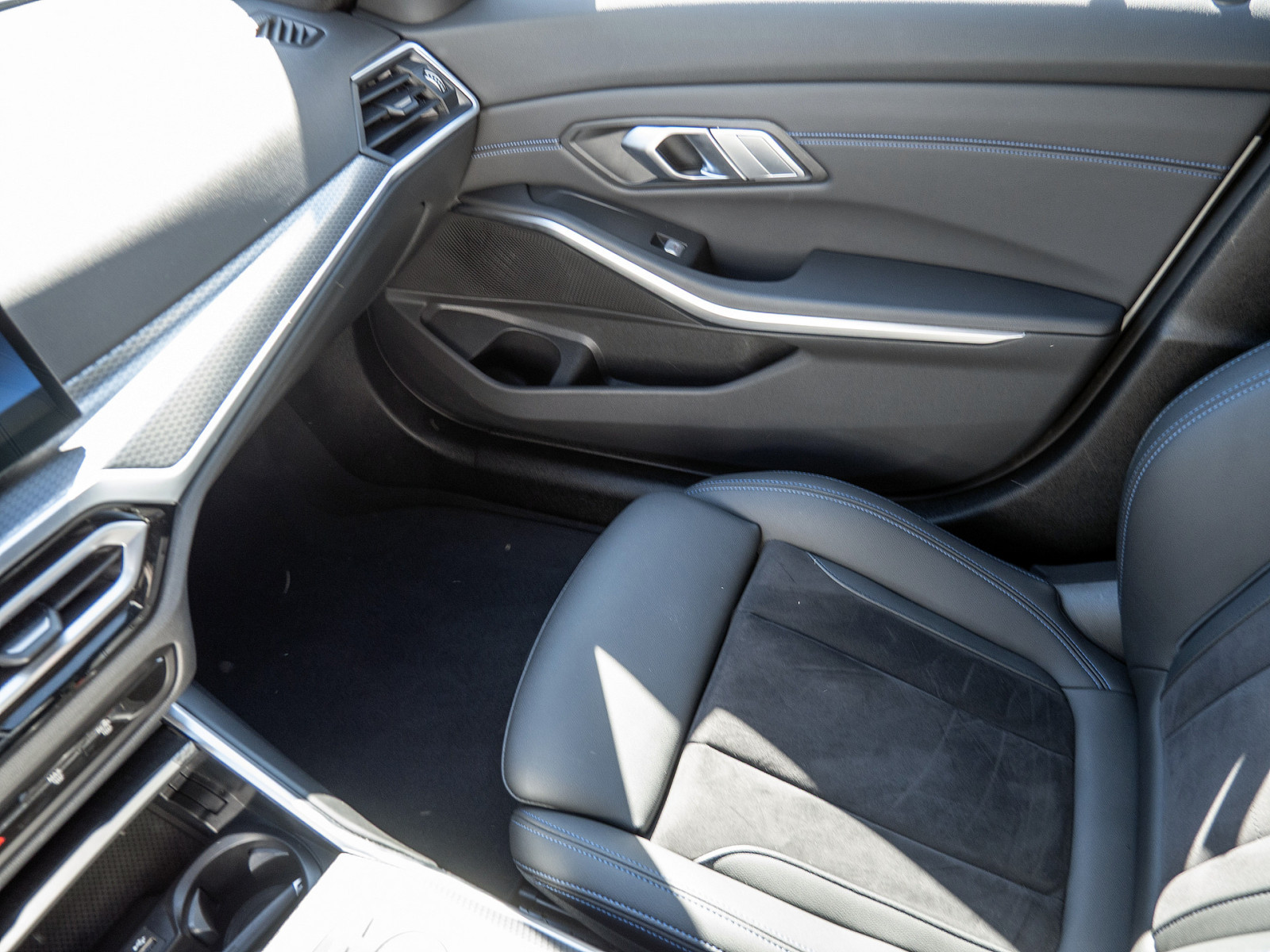 BMW 318i Touring M-Sport – Produktfoto 15