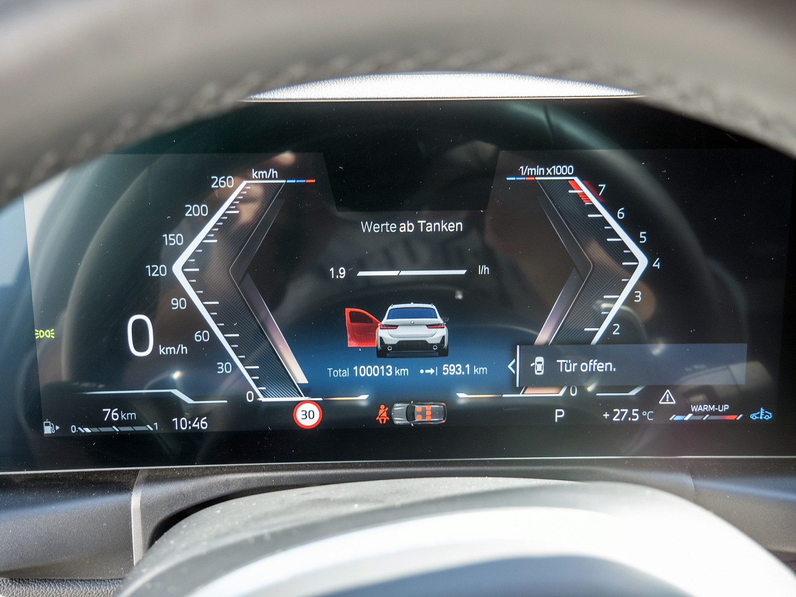 BMW 318i Touring M-Sport – Produktfoto 16