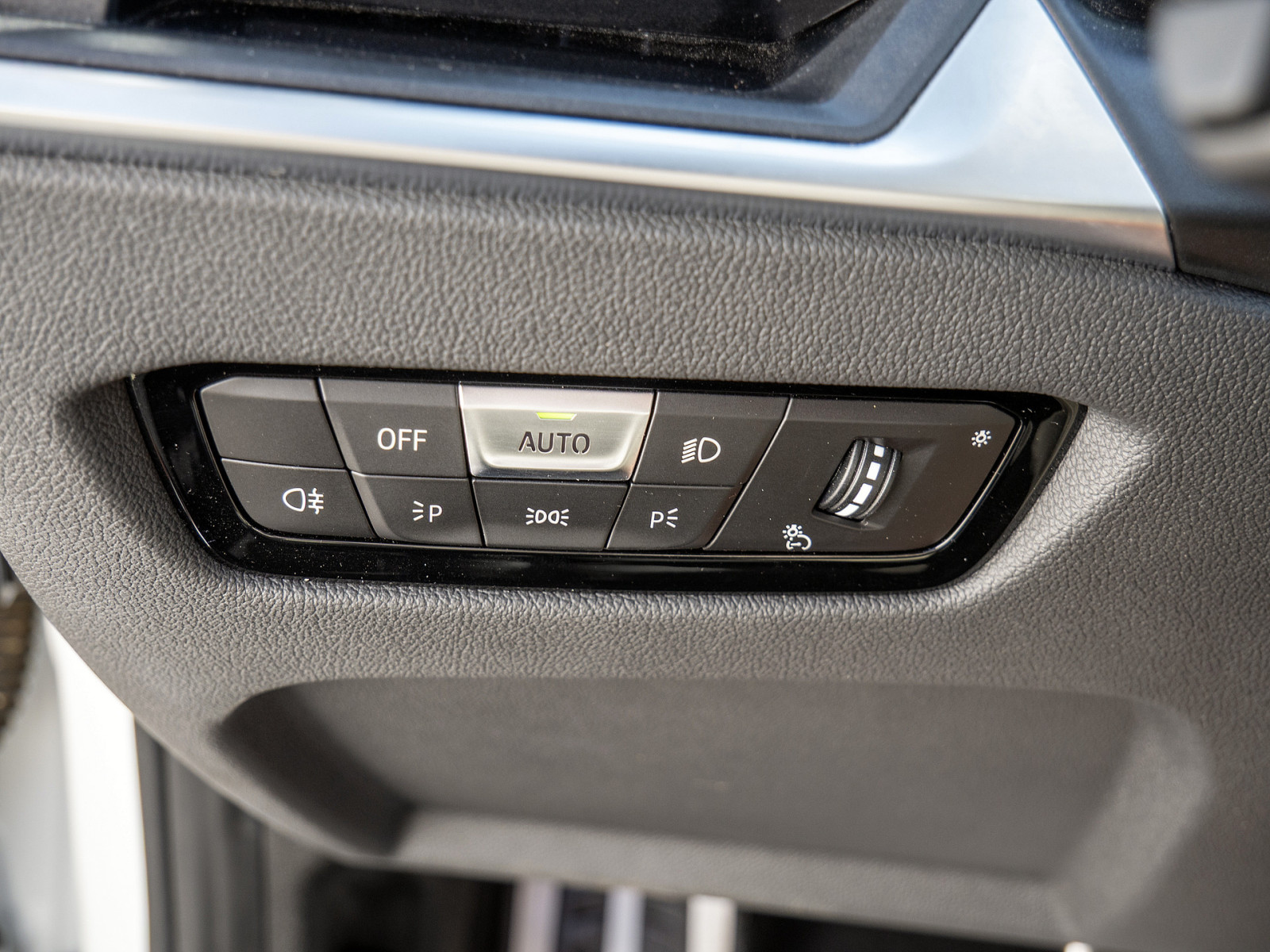 BMW 318i Touring M-Sport – Produktfoto 18