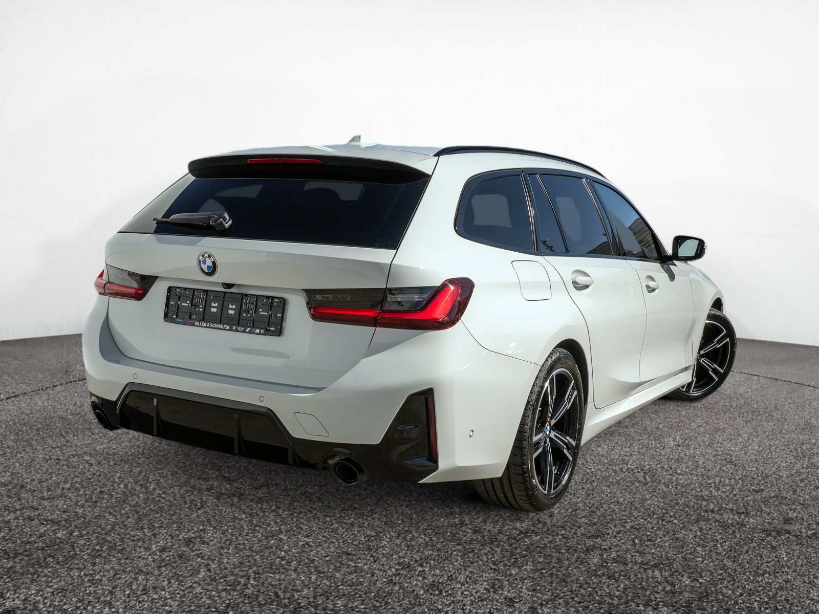 BMW 318i Touring M-Sport – Produktfoto 3