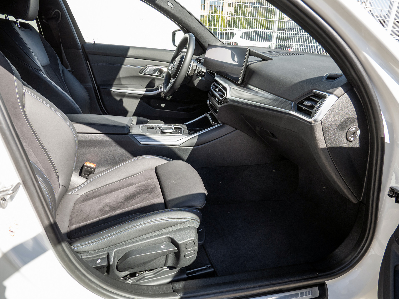 BMW 318i Touring M-Sport – Produktfoto 6