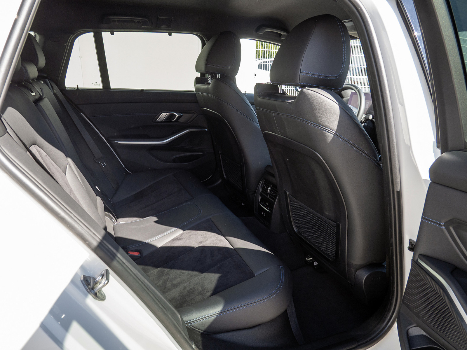 BMW 318i Touring M-Sport – Produktfoto 7
