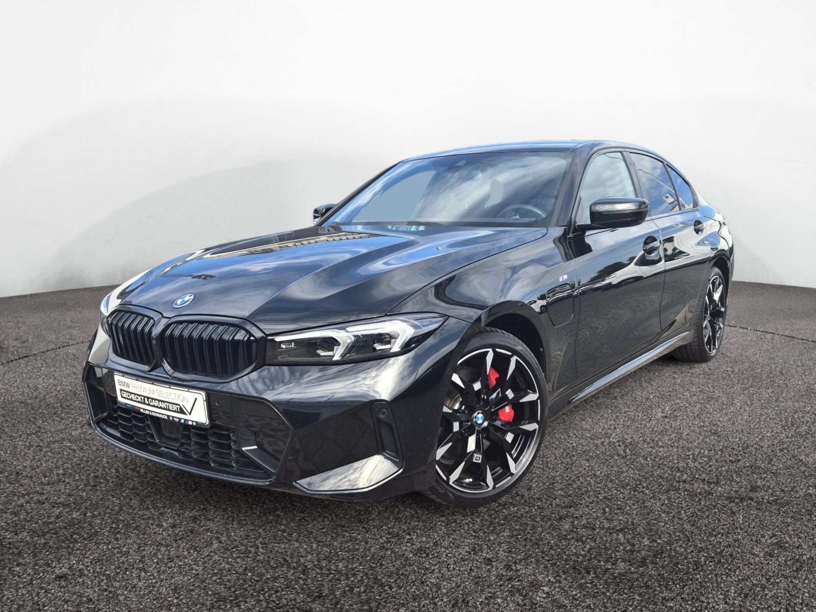 BMW 330e xDrive M-Sport Pro – Produktfoto 1