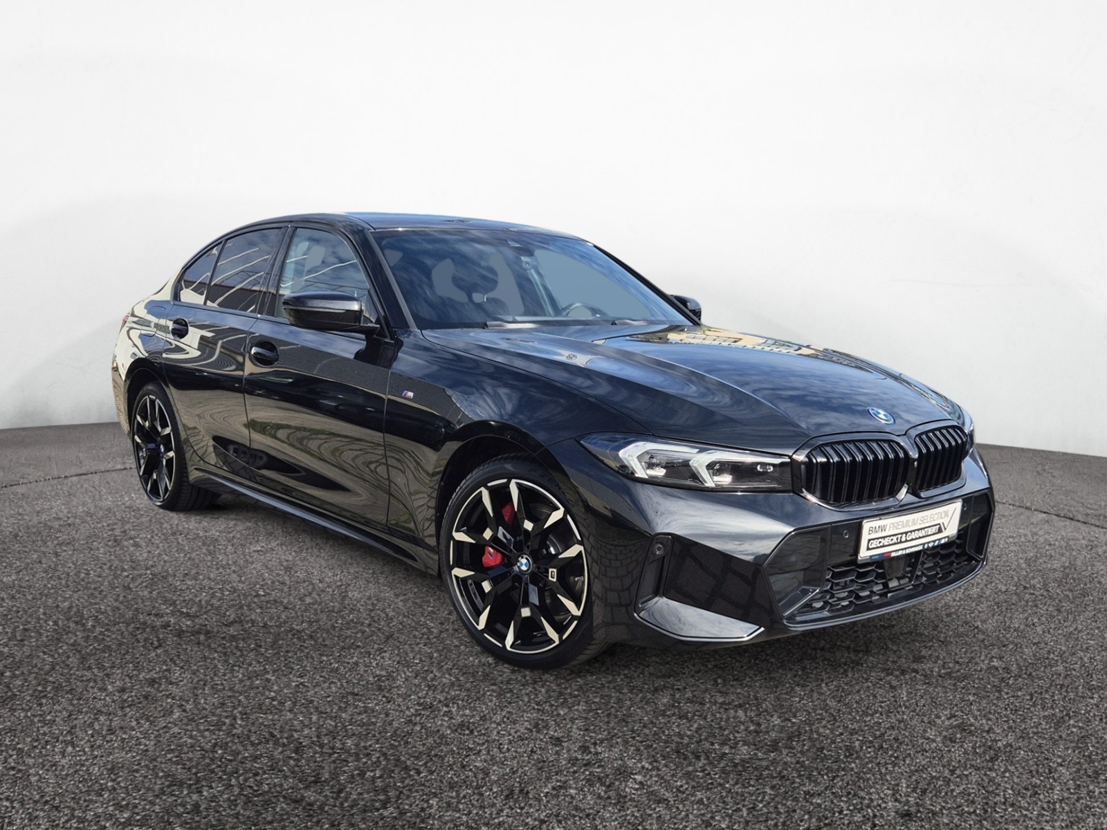 BMW 330e xDrive M-Sport Pro – Produktfoto 2