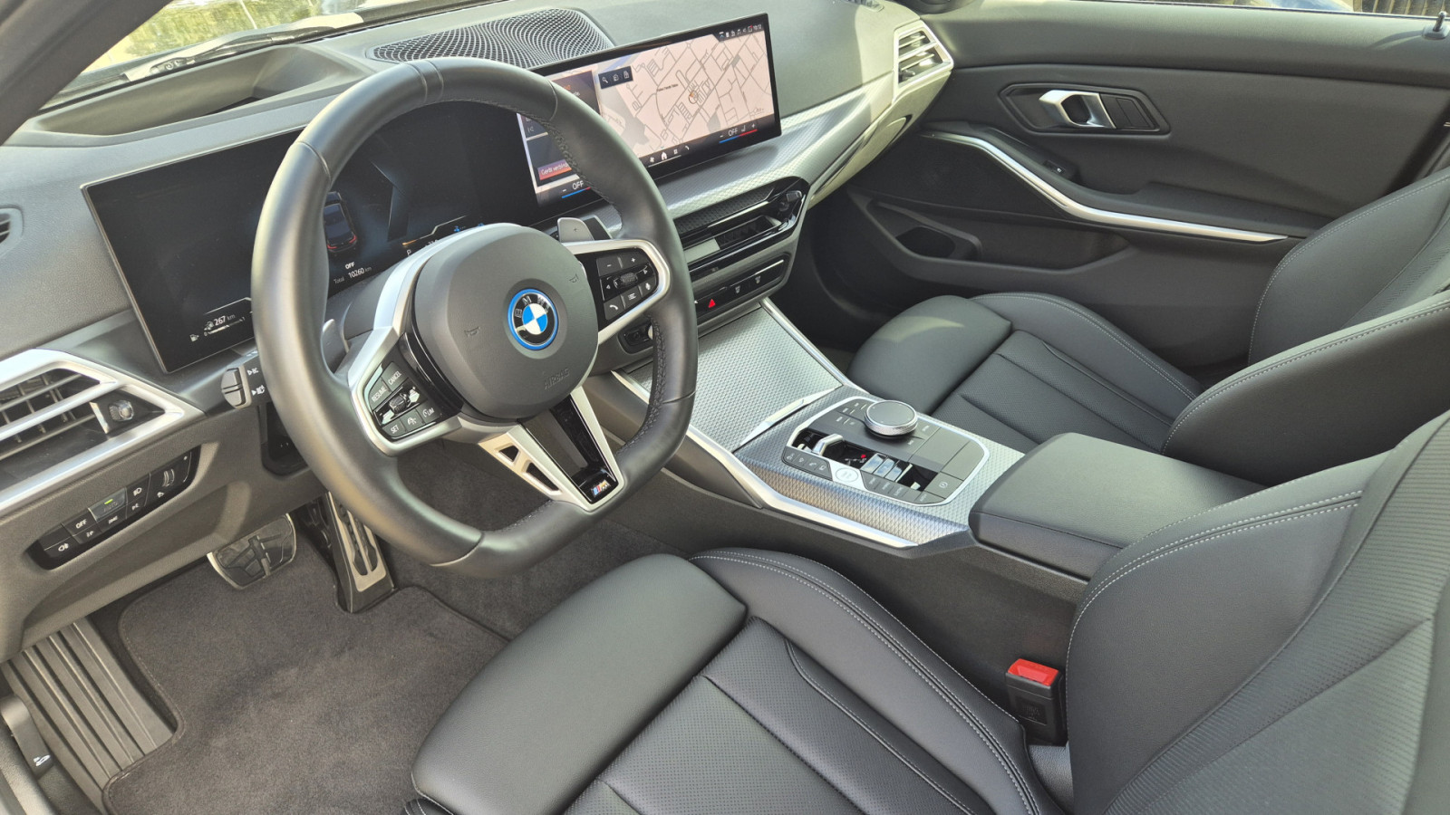 BMW 330e xDrive M-Sport Pro – Produktfoto 7