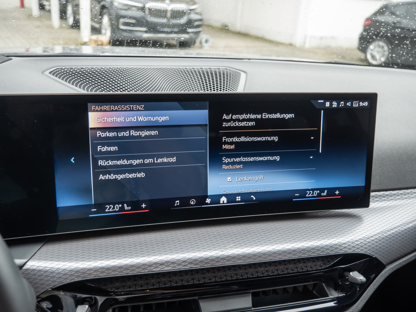 BMW 330i Touring xDrive M-Sport – Produktfoto 11