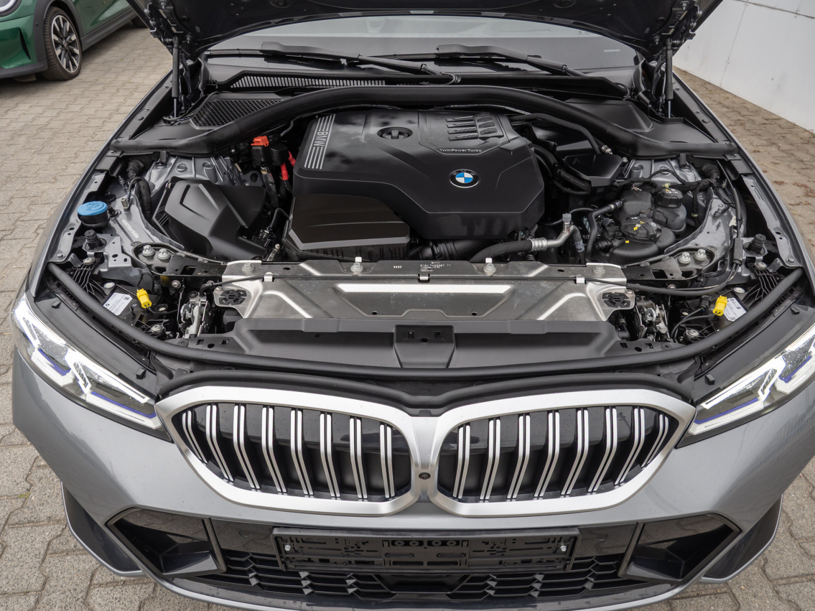 BMW 330i Touring xDrive M-Sport – Produktfoto 22
