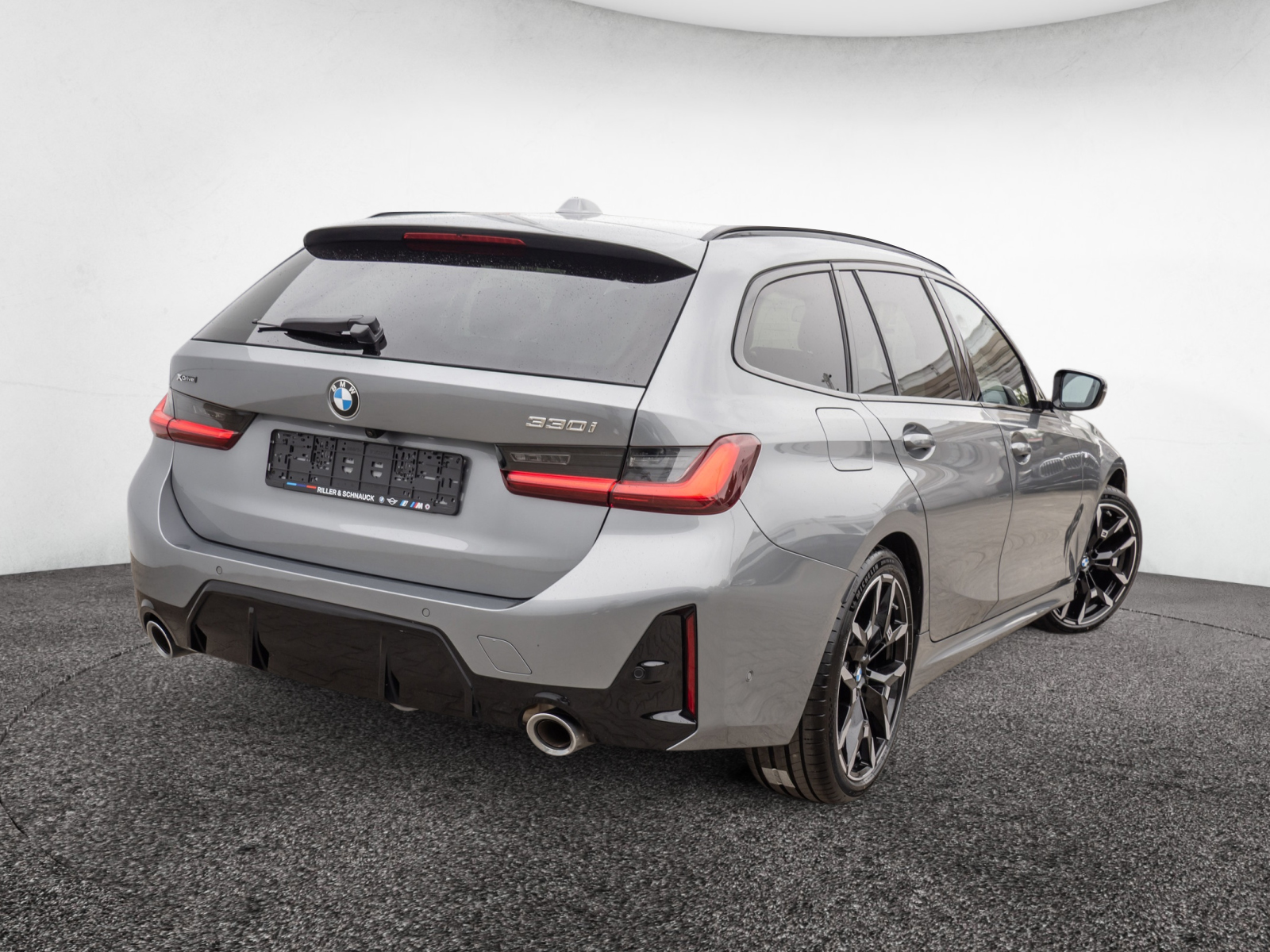 BMW 330i Touring xDrive M-Sport – Produktfoto 3