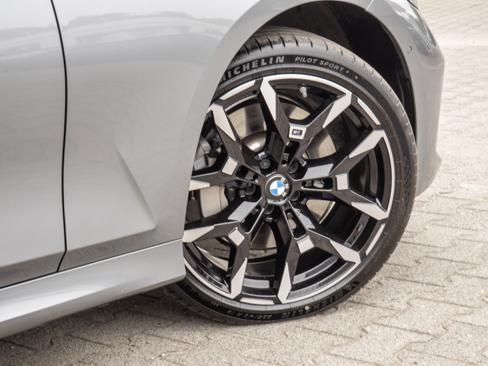BMW 330i Touring xDrive M-Sport – Produktfoto 5