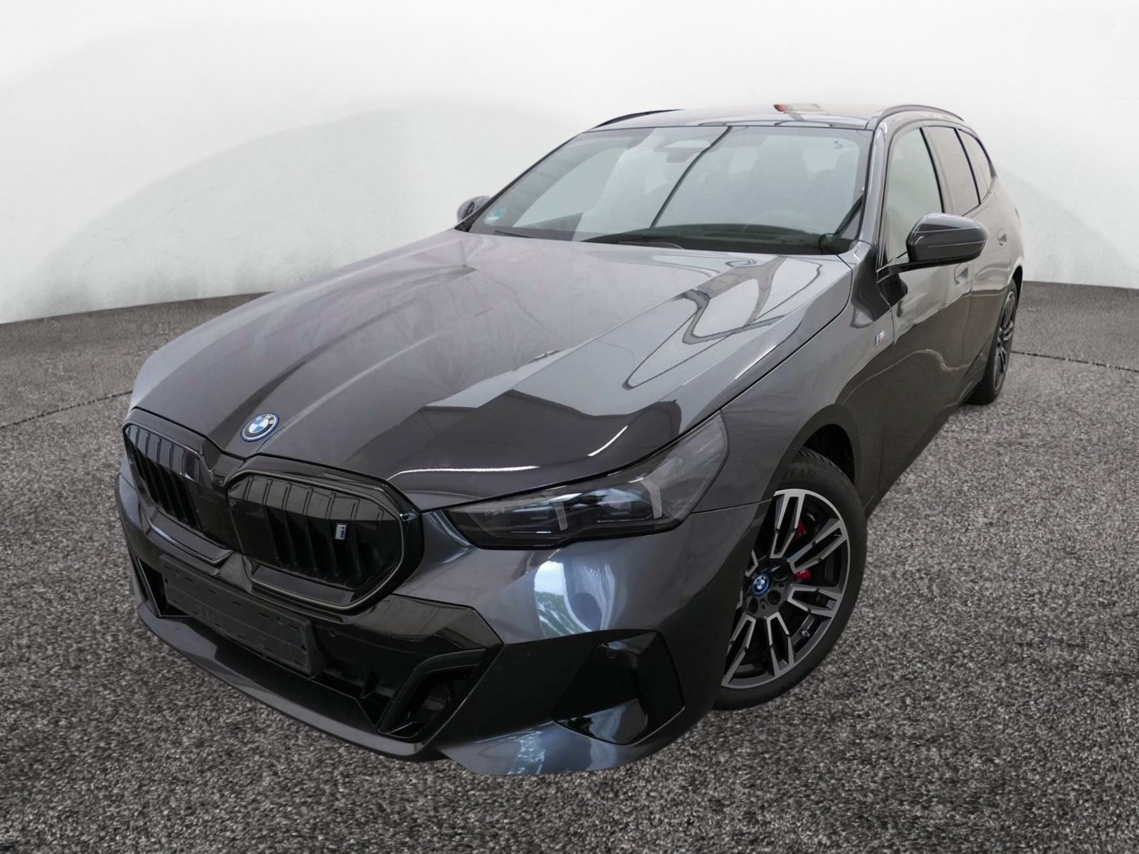 BMW i5 Touring 40 e M SportPro – Produktfoto 1
