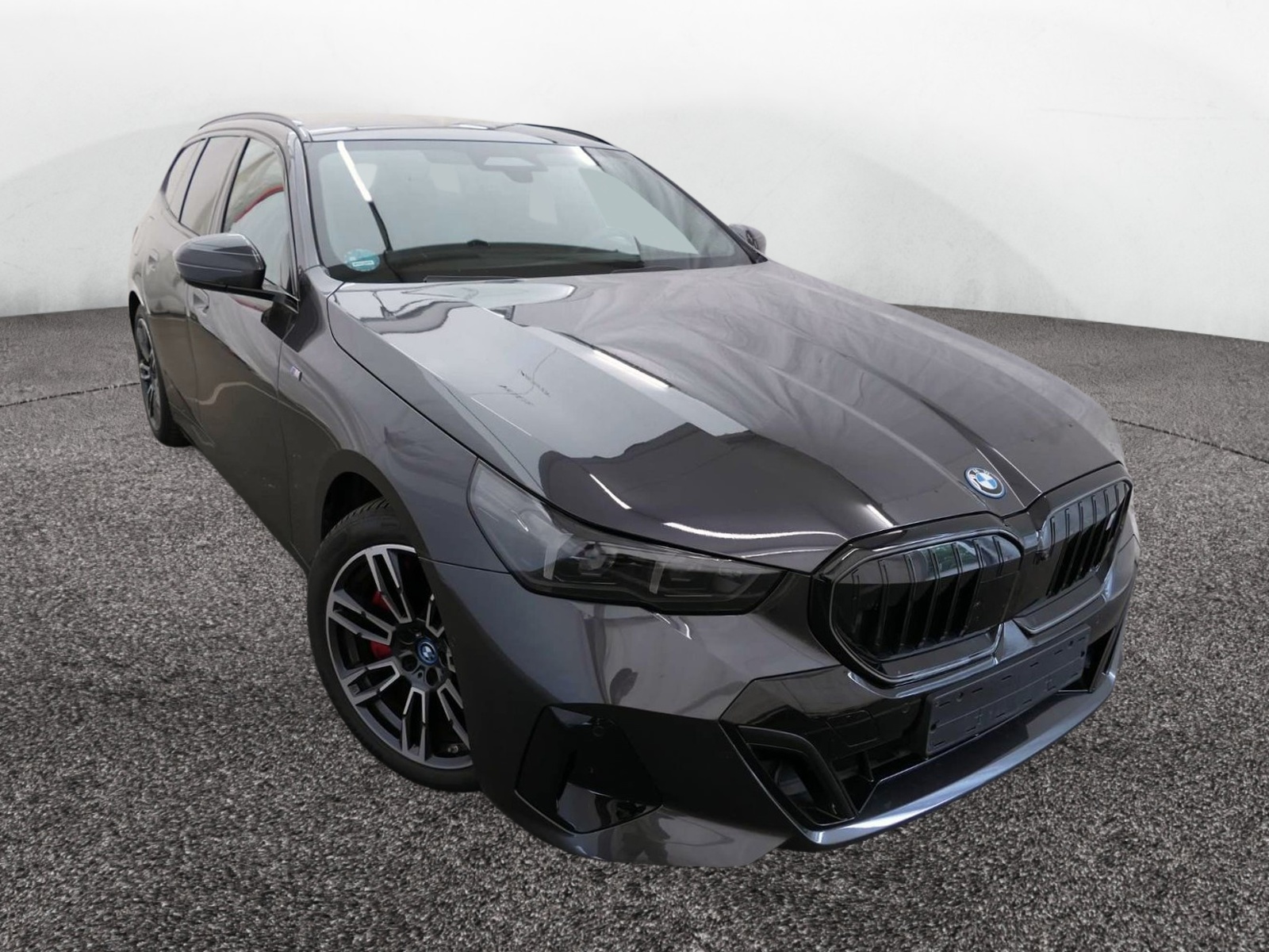 BMW i5 Touring 40 e M SportPro – Produktfoto 2