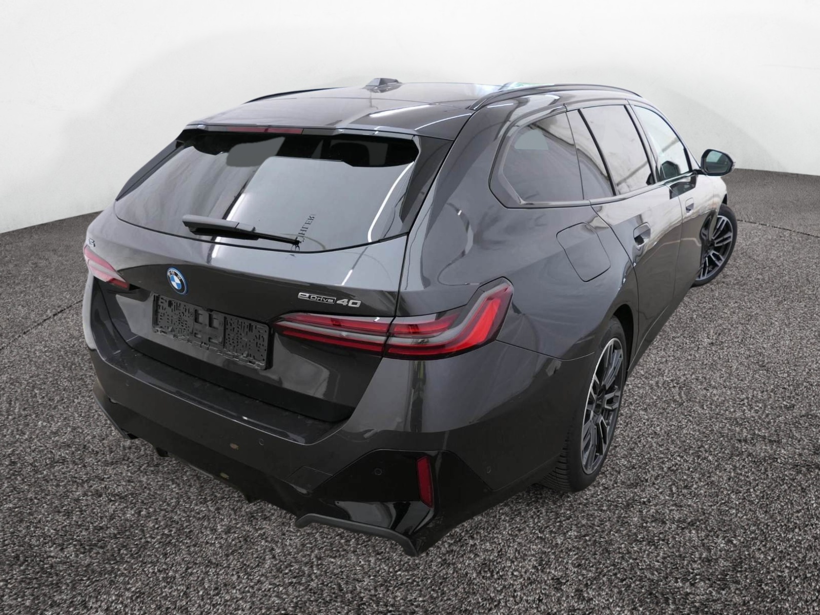 BMW i5 Touring 40 e M SportPro – Produktfoto 3
