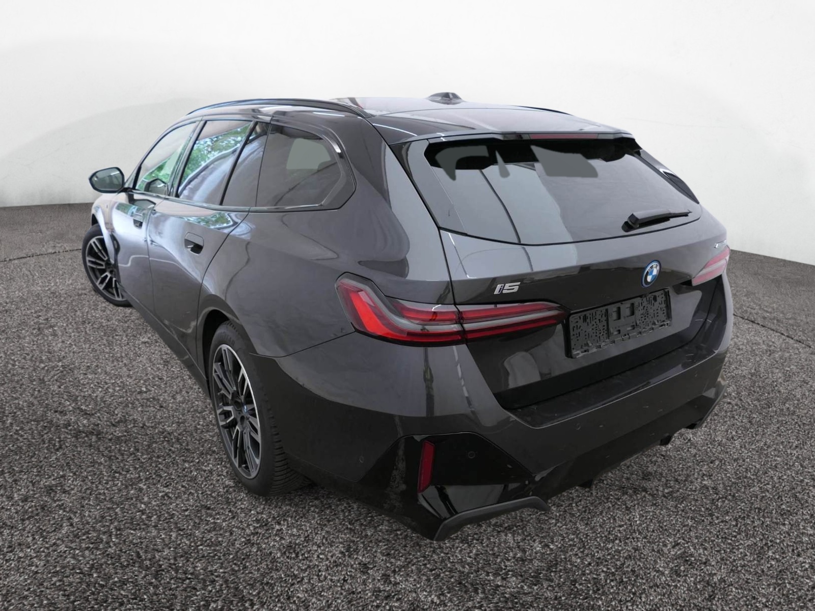 BMW i5 Touring 40 e M SportPro – Produktfoto 4