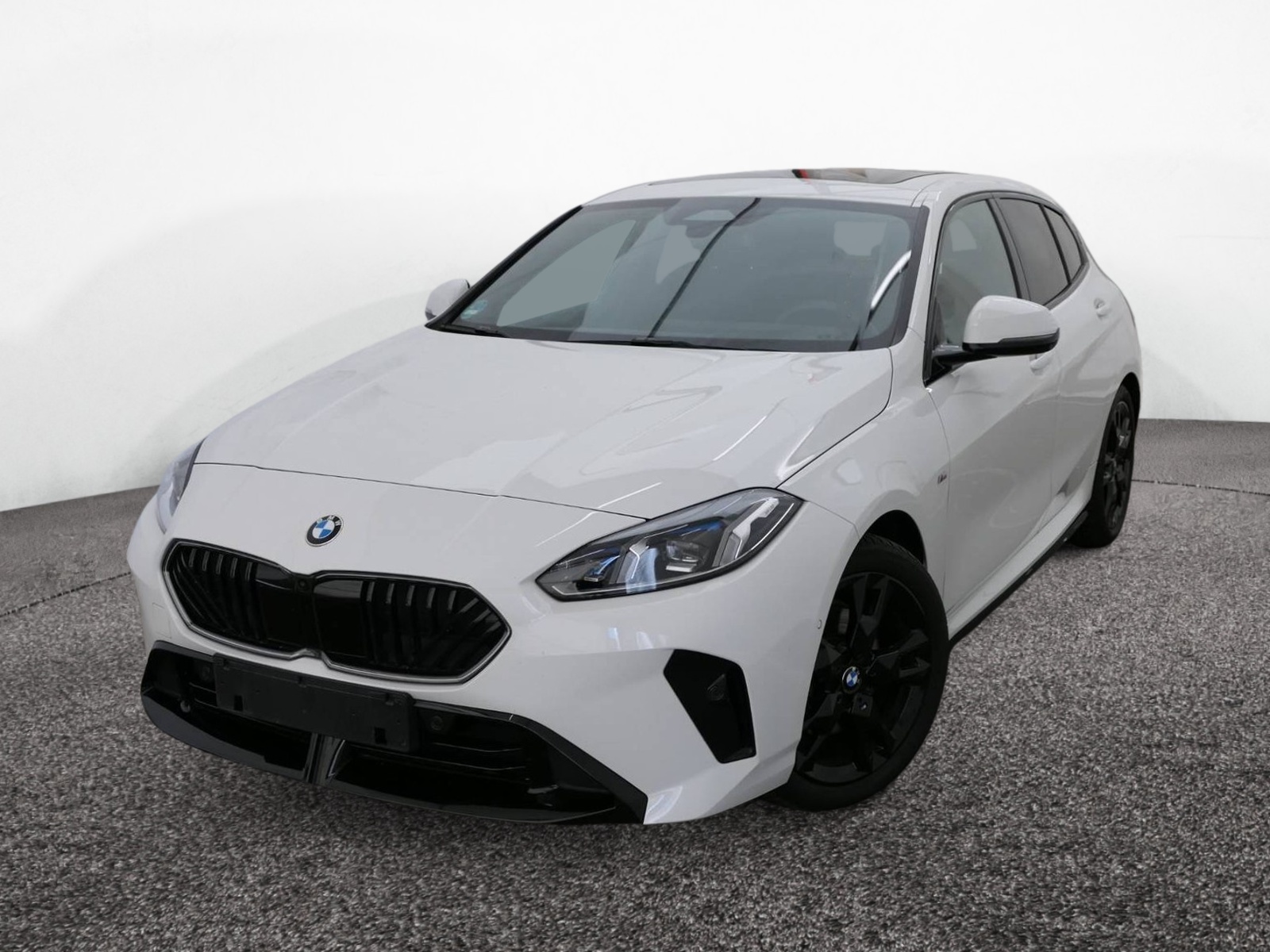 BMW 120i M-Sport – Produktfoto 1