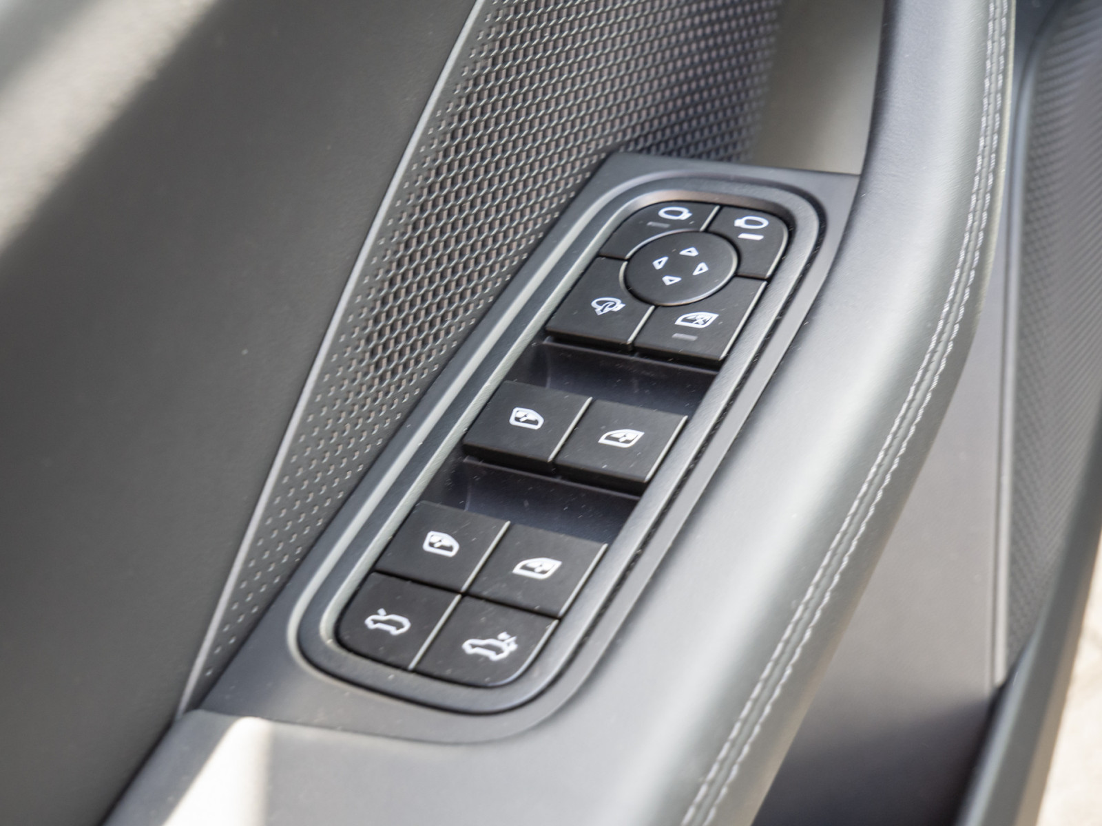 Porsche Macan 4S Electric – Produktfoto 18
