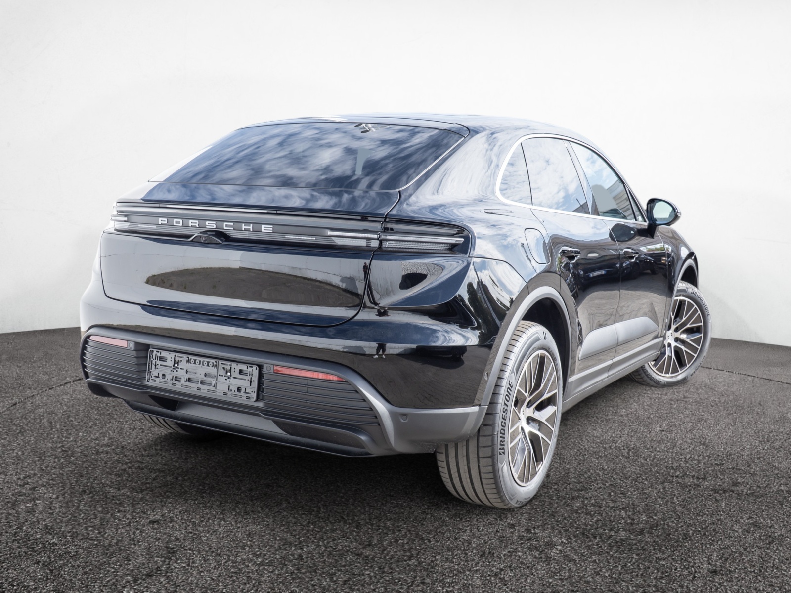Porsche Macan 4S Electric – Produktfoto 3